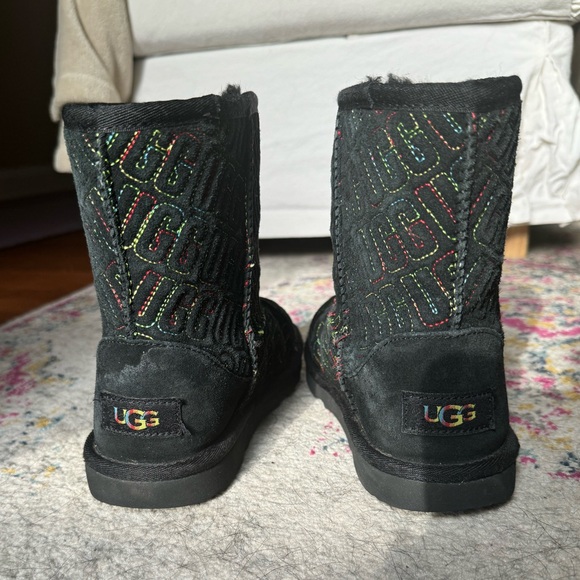UGG Kids' Classic II Graphic Stitch Boots Black and Rainbow Girls Size 2 - Picture 3 of 6